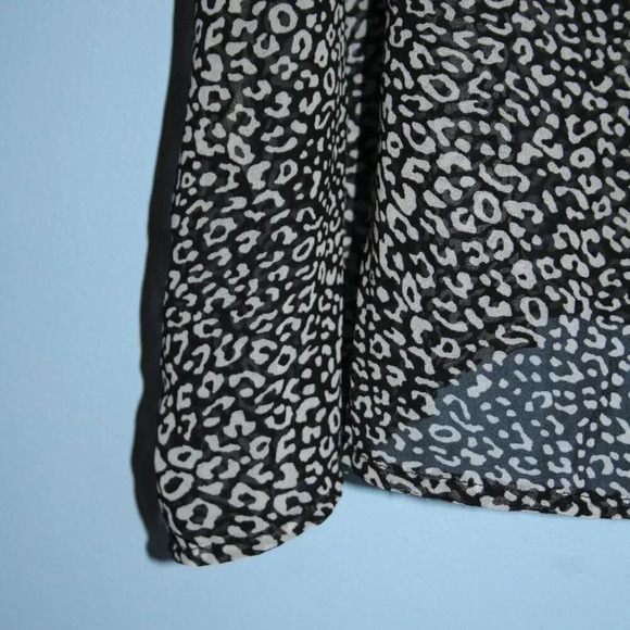 Aeropostale Sleeveless Black and White Animal Print Button Up Front Shirt XL - Picture 12 of 13
